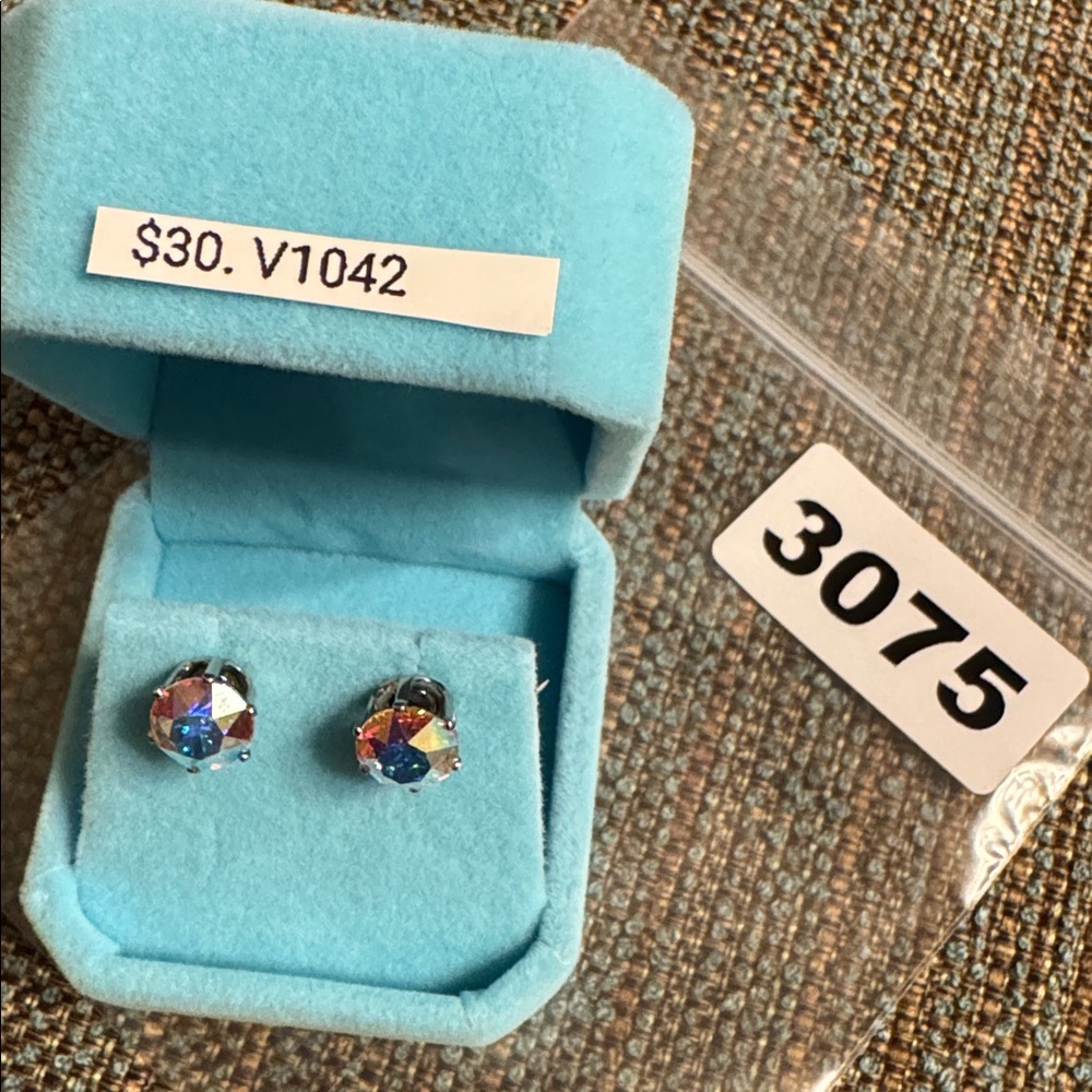 3075 Swarovski Crystal Elements Post Earrings - image 5